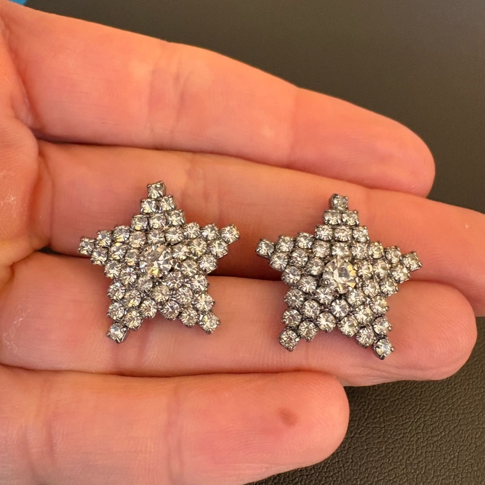Vintage silver toned rhinestone star earrings pierced - Picture 8 of 11